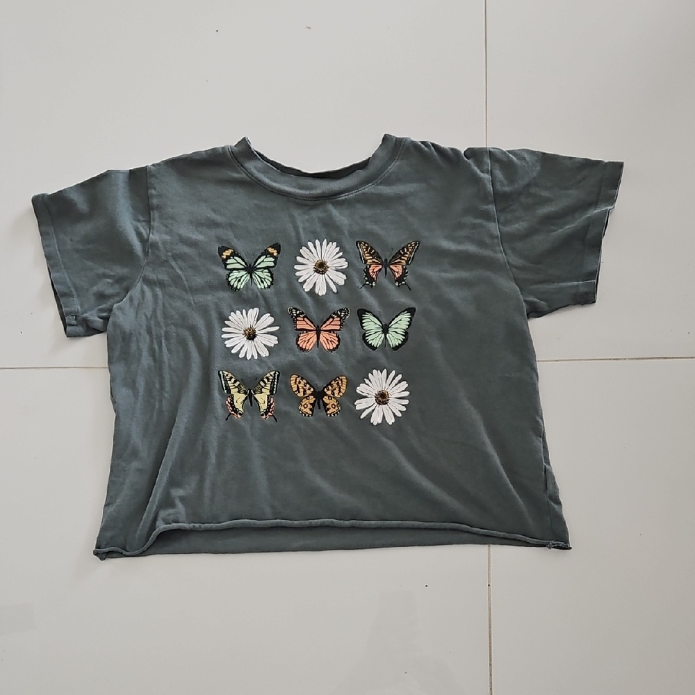 The Commons Women's Cropped Graphic Tee with Butterflies and Daisies